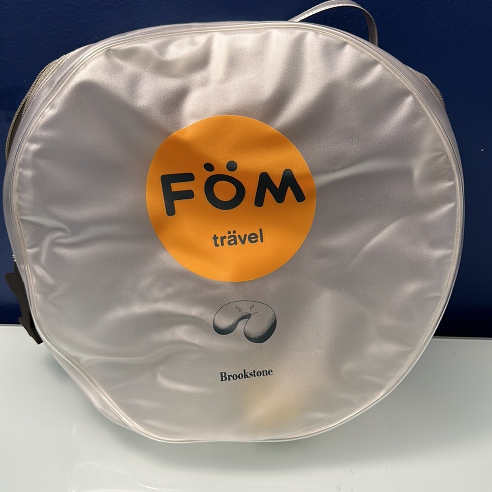 Brookstone FOM Travel Neck Pillow - Picture 2 of 7